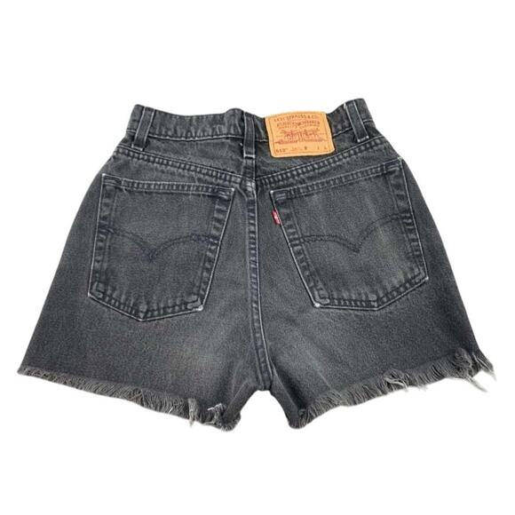 The Vintage Twin Levis Denim 512 Shorts Women 26 Black Cutoff Frayed Hem Zip Fly - Picture 2 of 9
